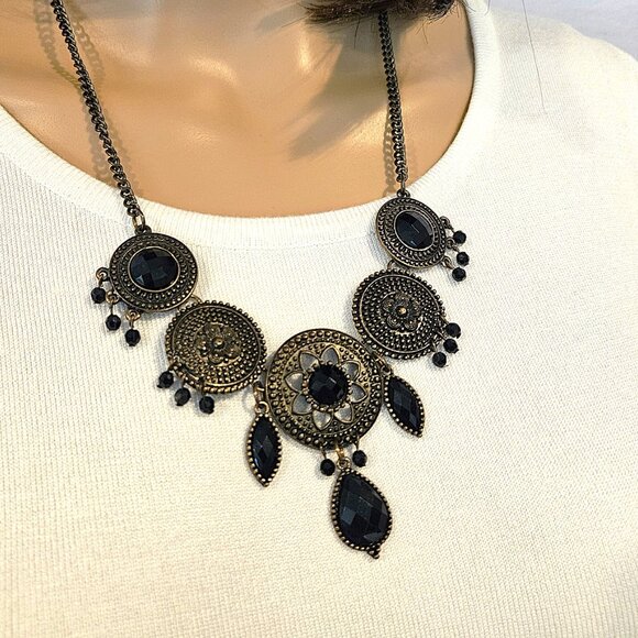 STATEMENT NECKLACE - Boho black & bronze stylish necklace - Picture 3 of 5
